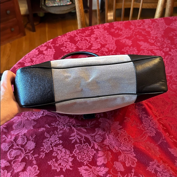 Gucci Black Leather & Gray Canvas Zip Shoulder Tote - Picture 3 of 4